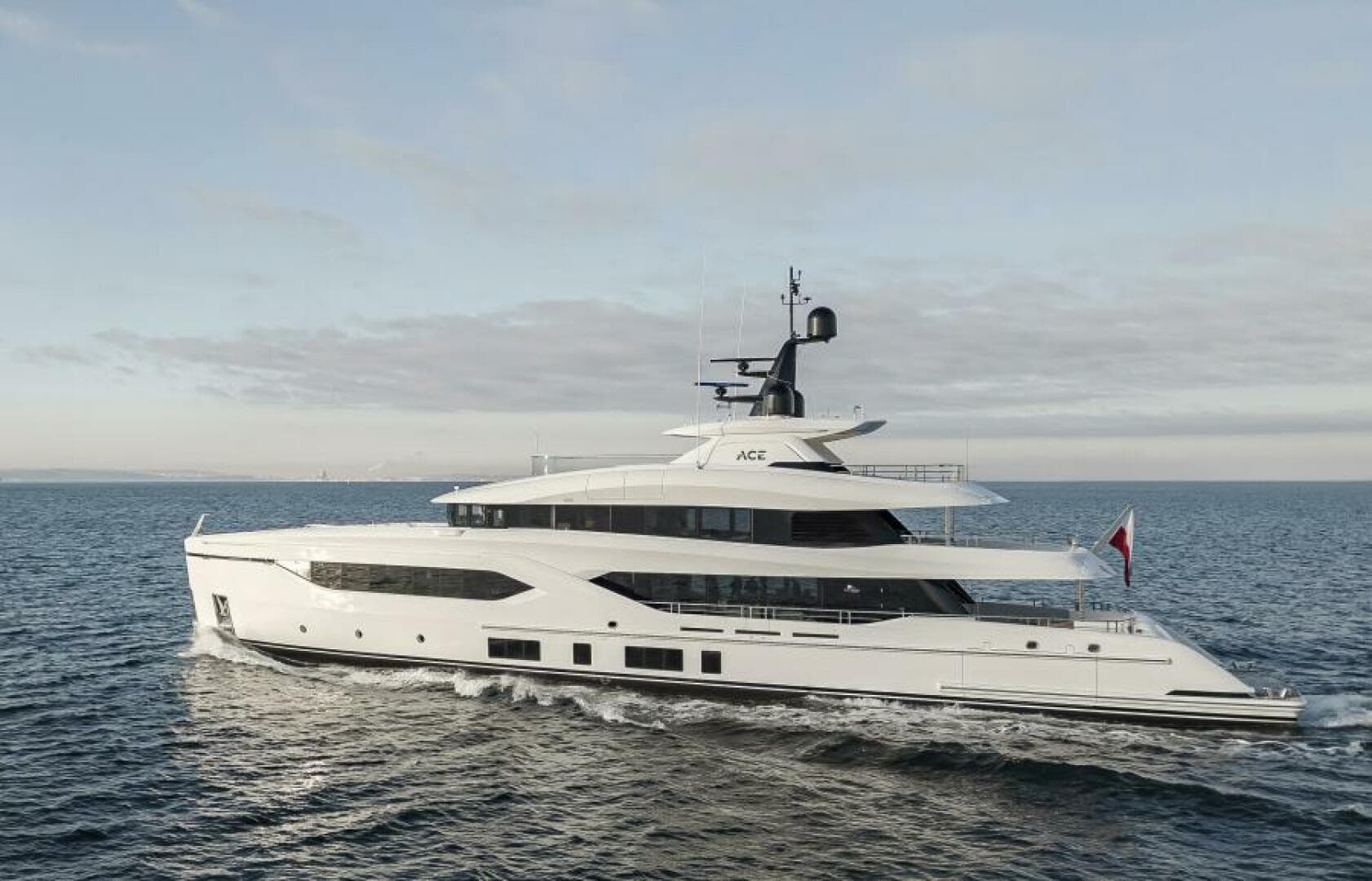 CONRAD C144S HULL 4 — photo 4