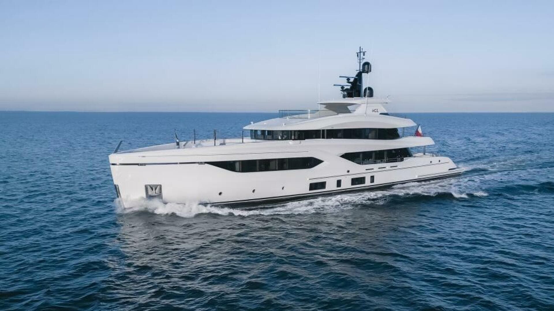 CONRAD C144S HULL 4 — photo 2