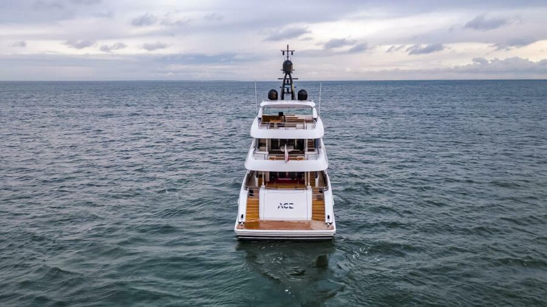 CONRAD C144S HULL 4 — photo 6