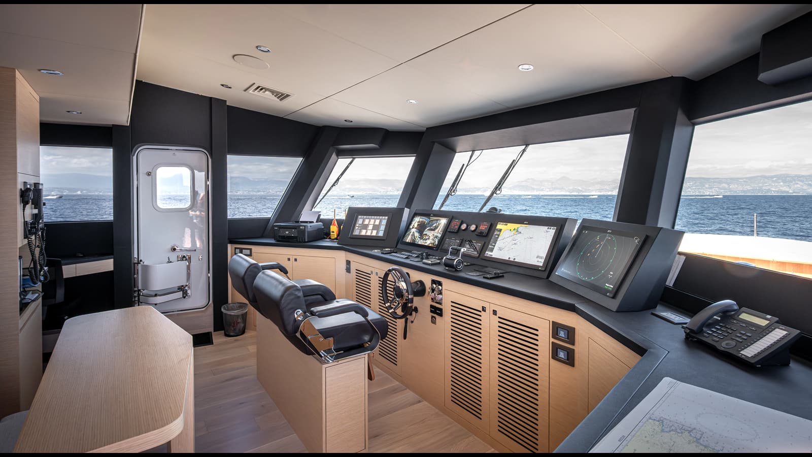 NUMARINE 37XP-21 — photo 19