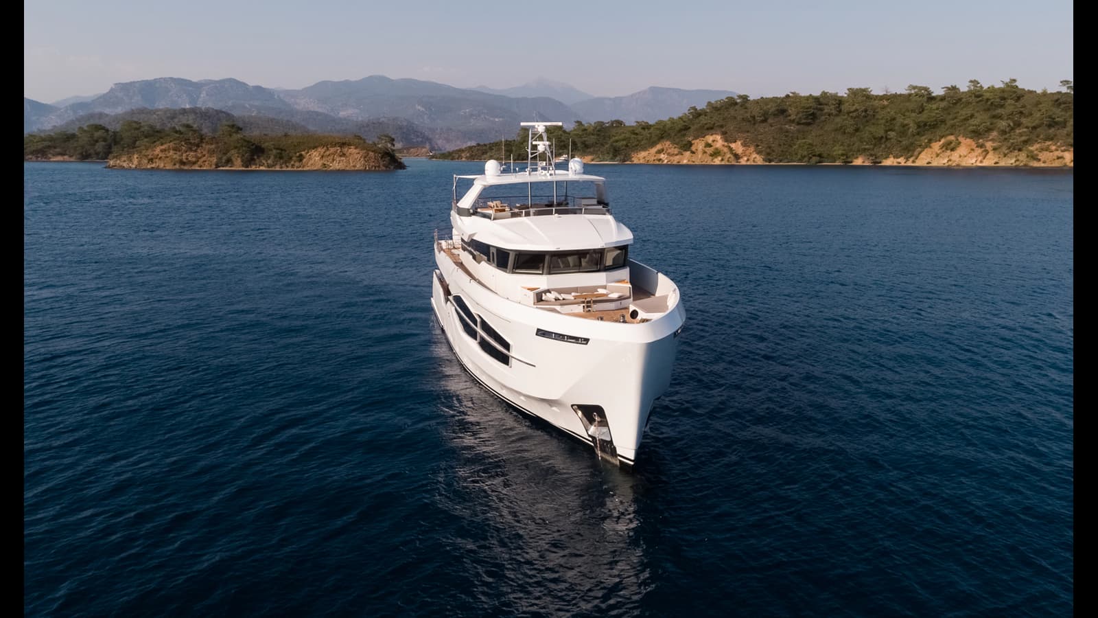 NUMARINE 32XP — photo 2
