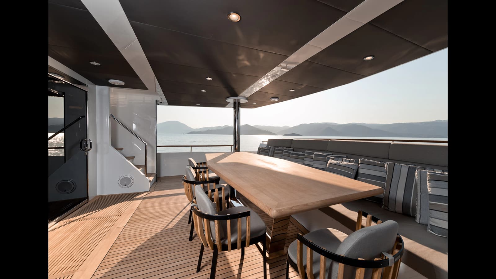 NUMARINE 32XP — photo 7